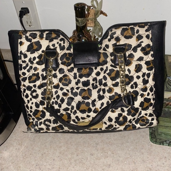 Gorgeous Betsey Johnson big bow bag - Picture 2 of 3